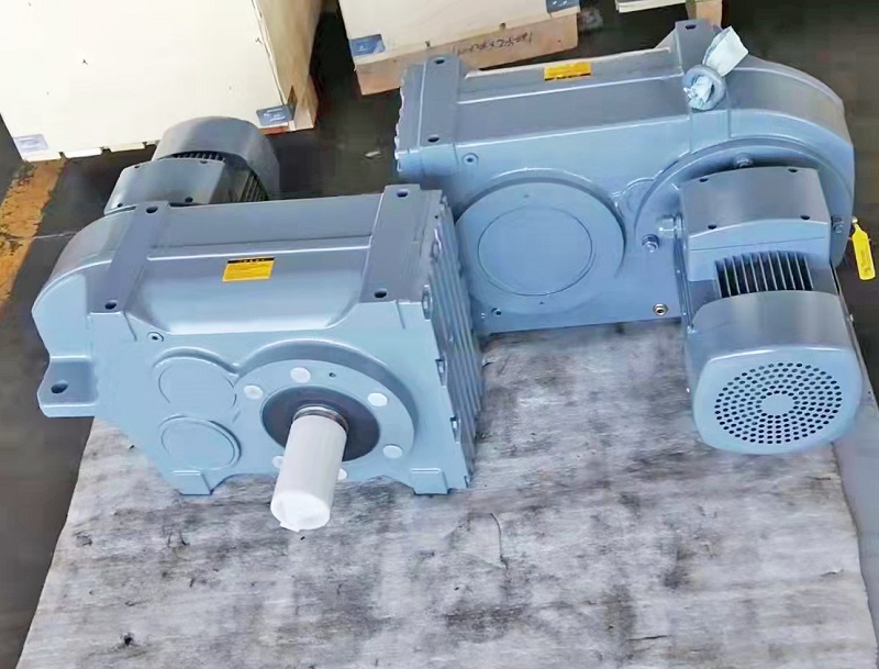 農(nóng)業(yè)聯(lián)合收割機減速機電機選型案例,聯(lián)合收割機減速電機,減速器選型,農(nóng)業(yè)機械減速馬達(dá).jpg