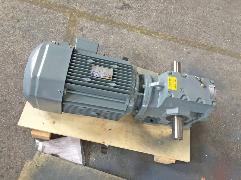 67.5轉減速機,67.5rpm/min減速電機,每分鐘67.5圈的減速器.jpg